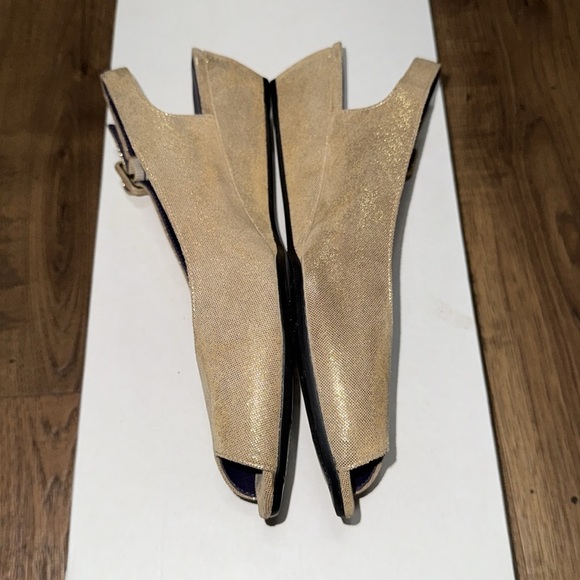 VANELI Women's Shimmering Gold Slingback Heels - Picture 3 of 5